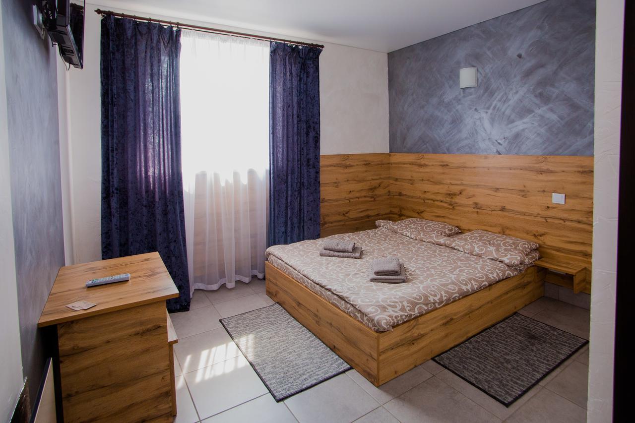 Ok Hotel Rivne Exterior photo